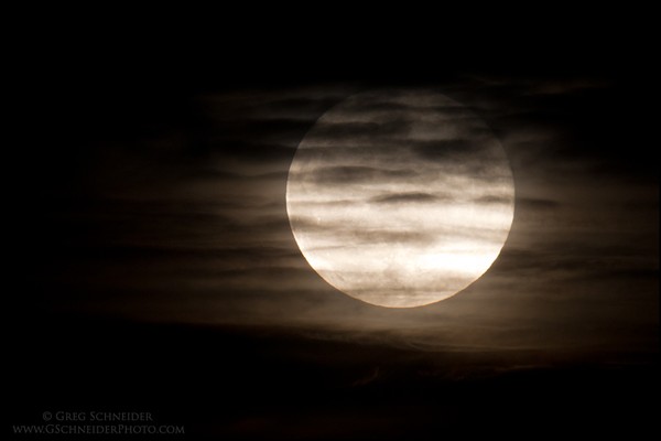 Hiện tượng hiếm: Mặt trăng dâu tây trong thứ 6 ngày 13 | HanhKc.mobie.in